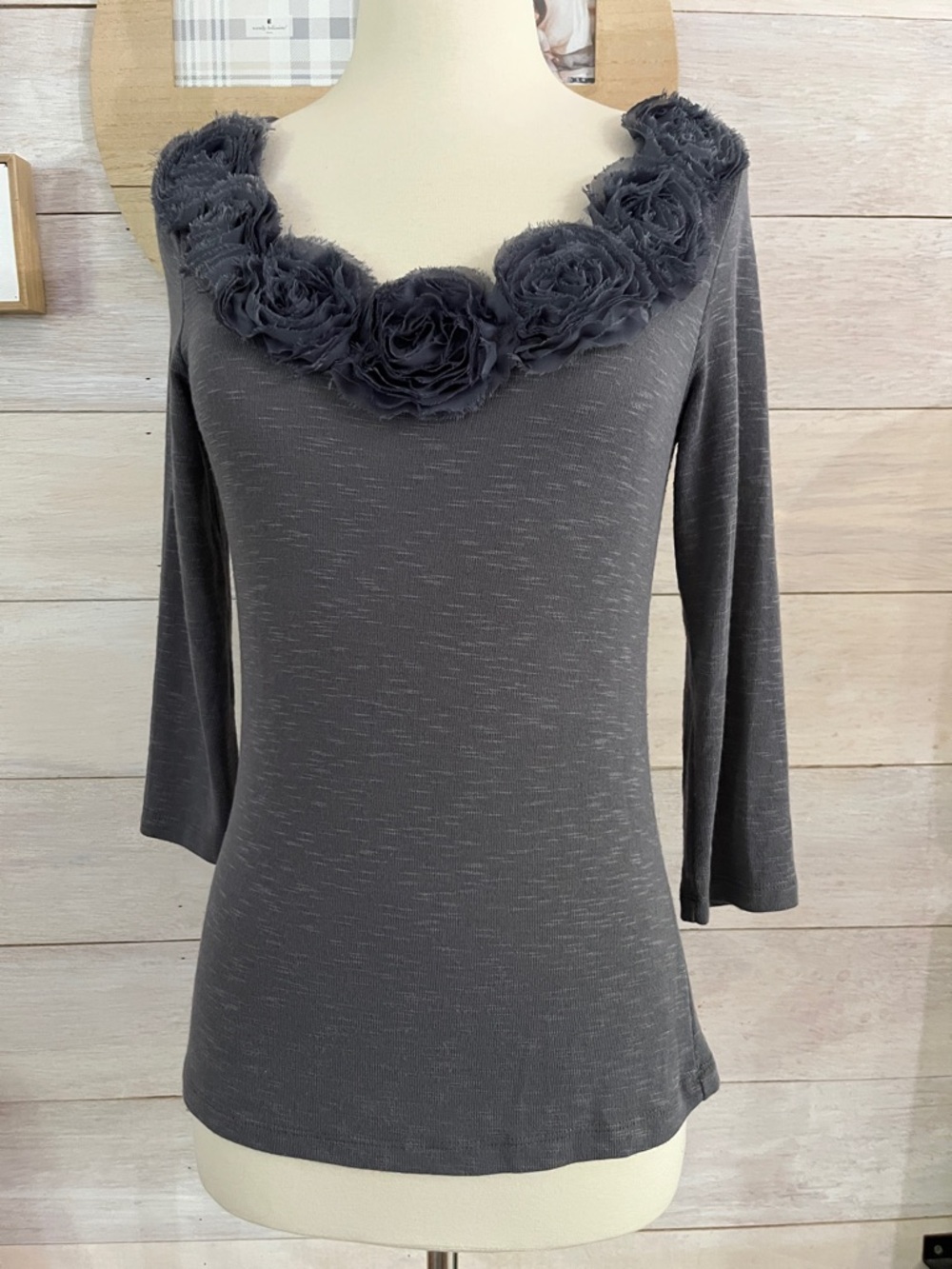 Women’s Charcoal Gray Floral Scoop Neck Long Sleeve Top S